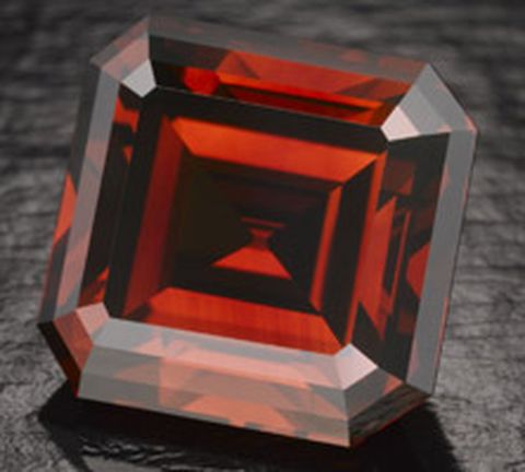 5.05-carat, emerald-cut "Kazanjian Red" diamond 