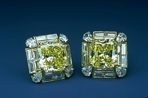 Matching Pair of Ear Clips from the Hooker Starburst-cut Yellow Diamond Jewelry Suite 