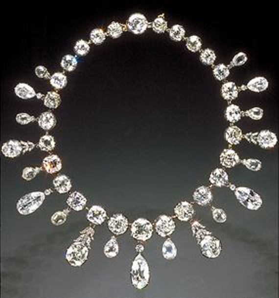 Napoleon's Diamond Necklace with briolette-cut fringes at the NMNH of the Smithsonian Institution 